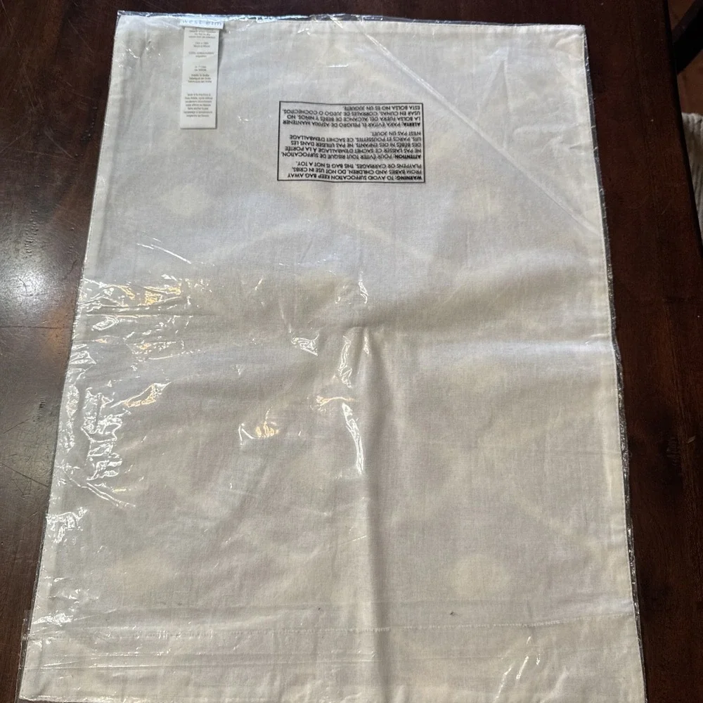 West Elm Fabric Placemat Ikat Print Diamond Red Cream Reversible New Set 3